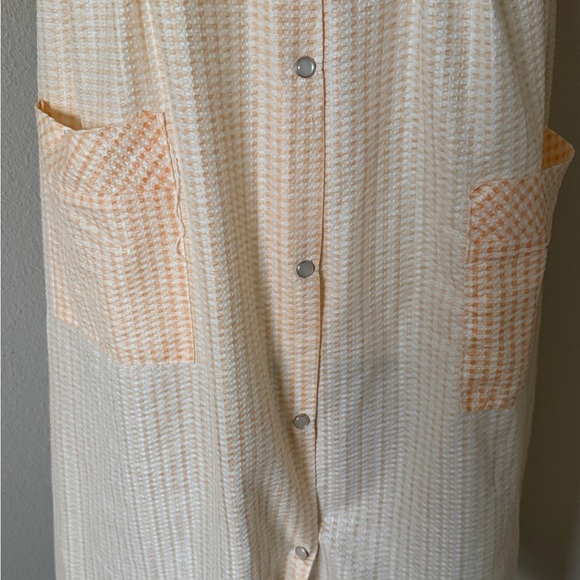 Vintage Cream and Peach Button-Down Housecoat-Style Robe - Picture 3 of 9